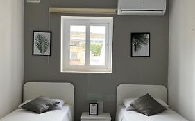 F3 Room 3, Private Room Two Single Beds Shared Bathroom