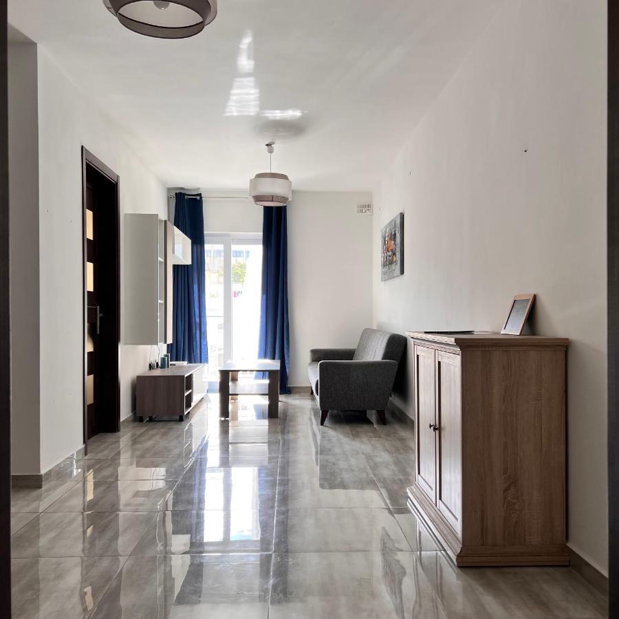 F3 Room 3, Private Room Two Single Beds Shared Bathroom Msida Extérieur photo