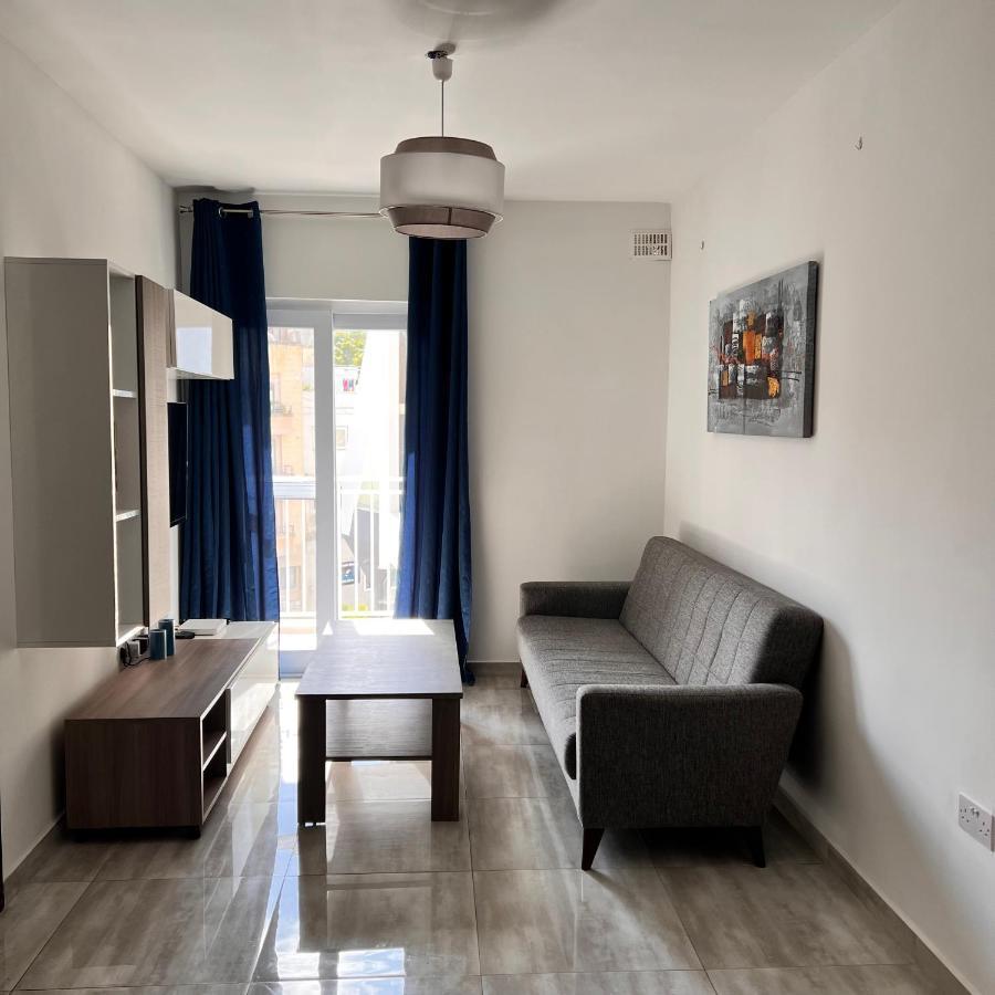 F3 Room 3, Private Room Two Single Beds Shared Bathroom Msida Extérieur photo
