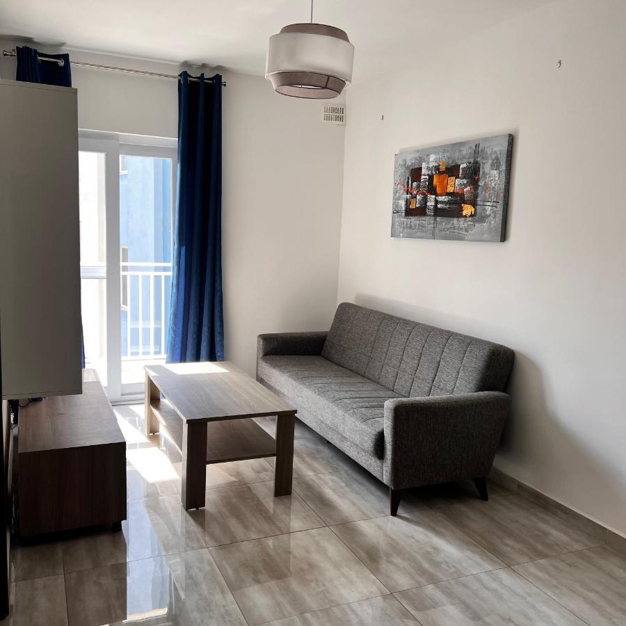 F3 Room 3, Private Room Two Single Beds Shared Bathroom Msida Extérieur photo