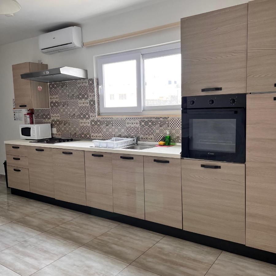 F3 Room 3, Private Room Two Single Beds Shared Bathroom Msida Extérieur photo